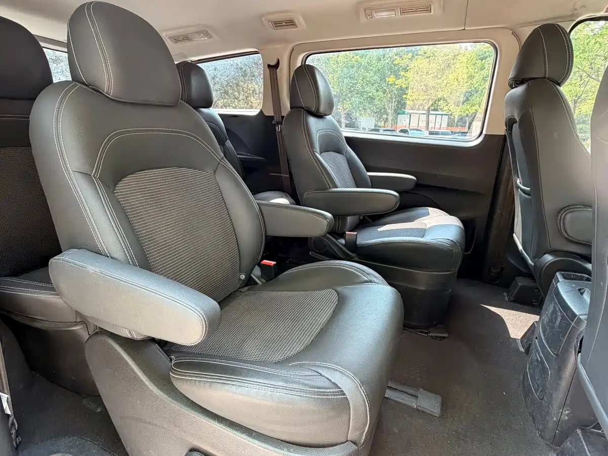SAIC Maxus Maxus G10 2018 PLUS 1.9T Manual Elite Edition Diesel фото 8