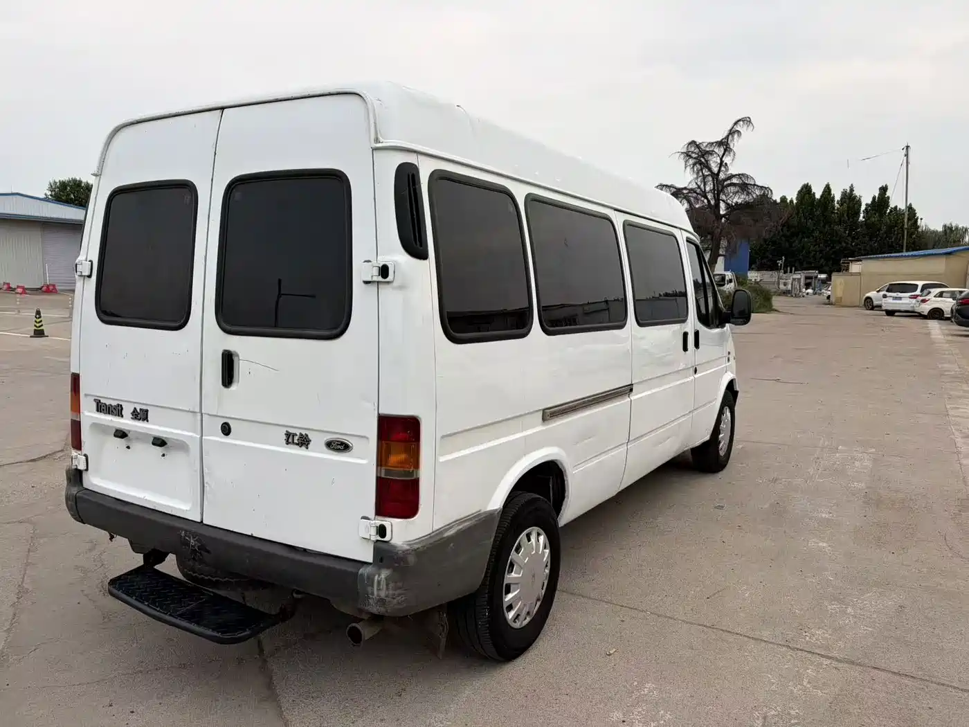 Ford Classic Transit 2015 2016 Model 2.8T Diesel Long Wheelbase 6-Seater Medium Roof Ice White Logistics Vehicle JX493ZLQ4
