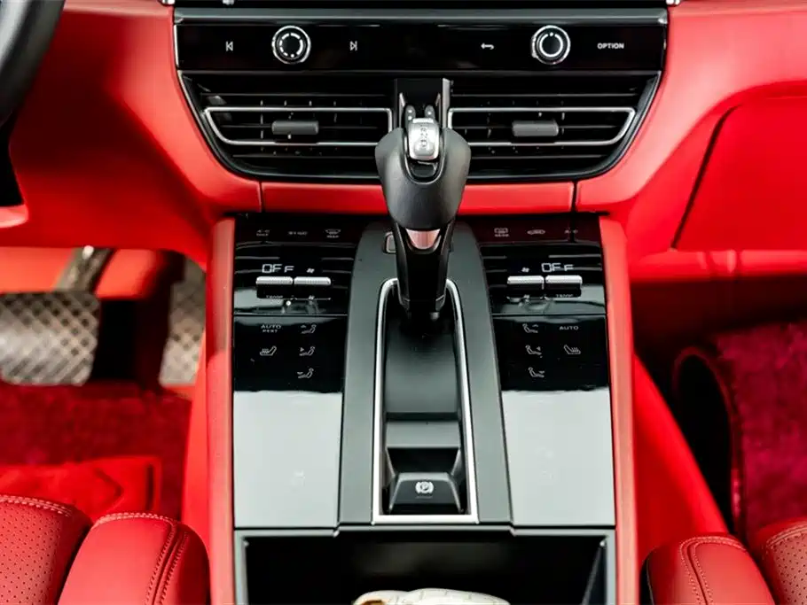Porsche Macan 2022 Macan 2.0T фото 14
