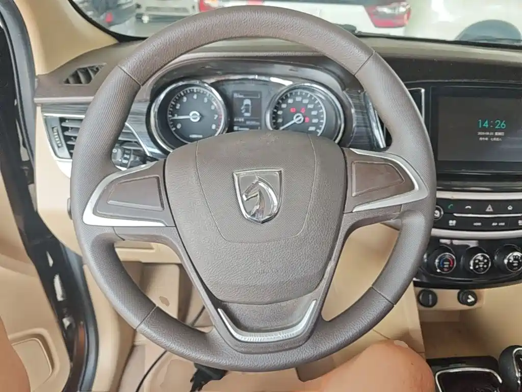 Baojun 730 2018 2016 1.5L Manual Comfort 7-seater China V