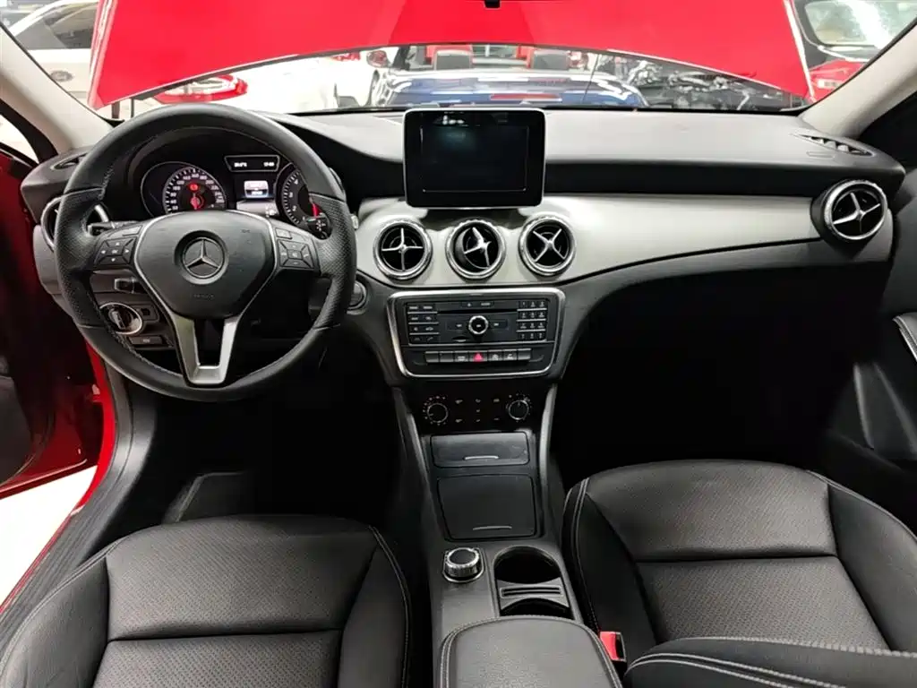 Mercedes-Benz GLA 2016 GLA 200 Dynamic фото 10