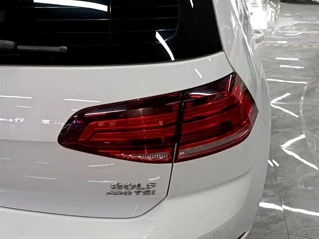 Volkswagen Golf 2020 Beloved Edition 200TSI DSG Comfort Progressive фото 8