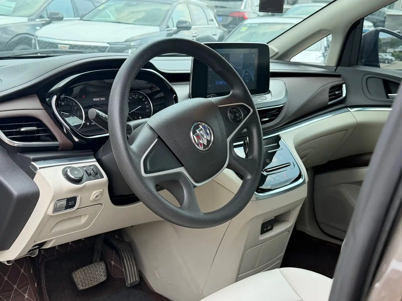 Фото 9 - Buick GL8