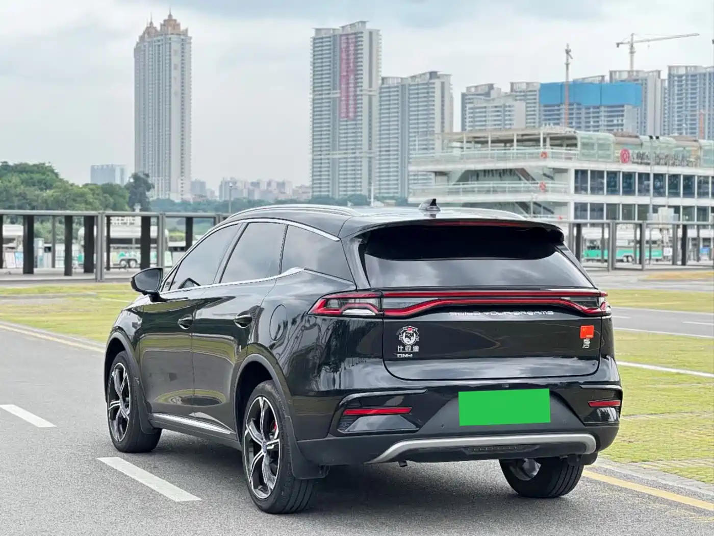 BYD Tang New Energy 2023 Model DM-i Champion Edition 112KM Honor фото 9