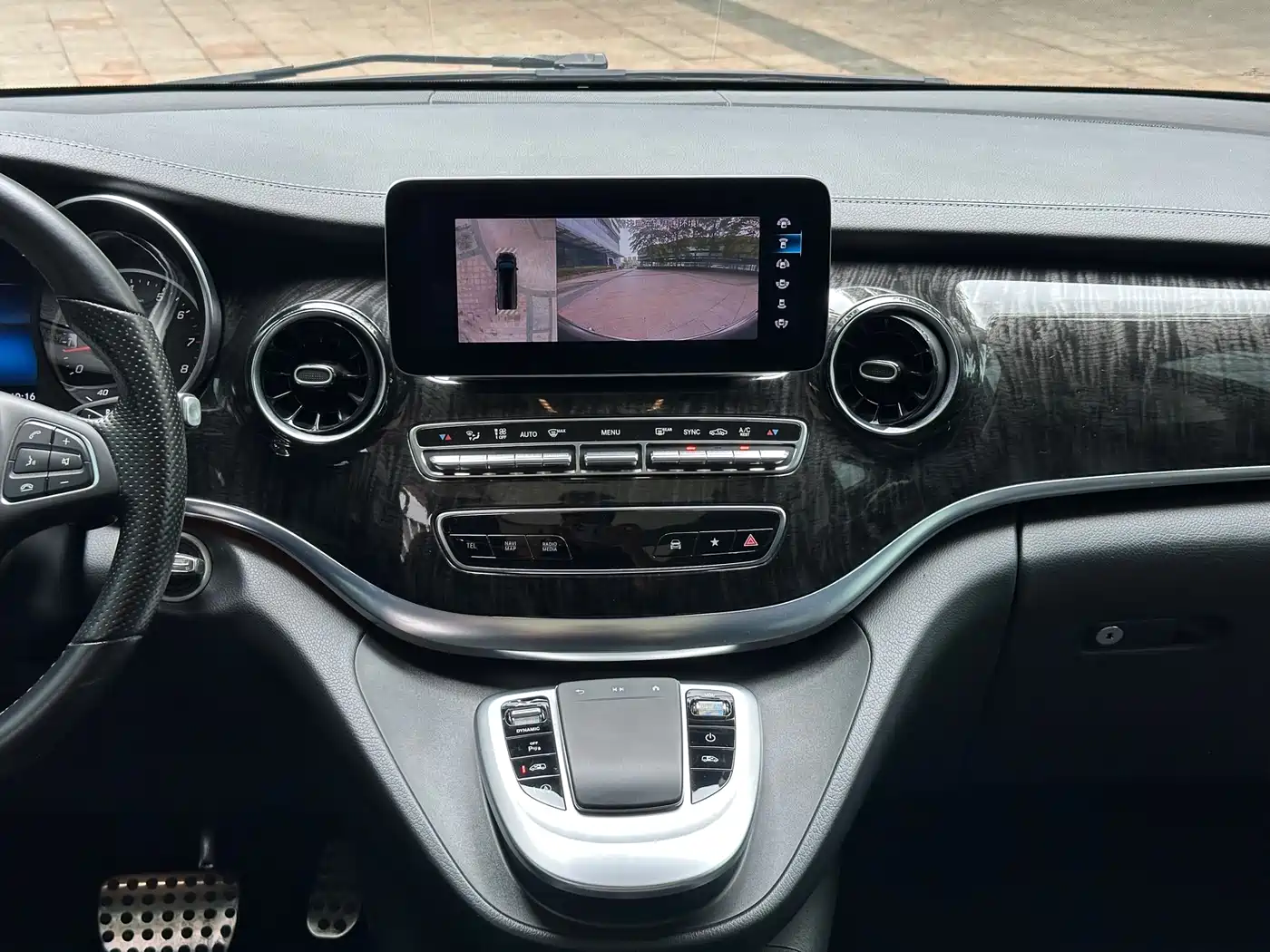 Mercedes-Benz V-Class 2020 Model V 260 L Long Wheelbase Luxury фото 17