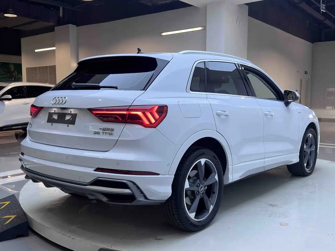 Audi Q3 2023 35 TFSI Fashion Dynamic (1.4T) фото 6