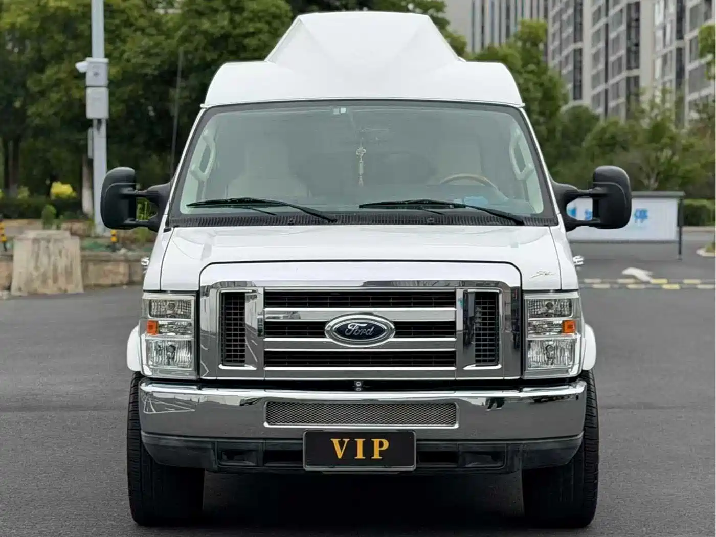 Ford E350 2013 2011 5.4L Standard Yacht Edition