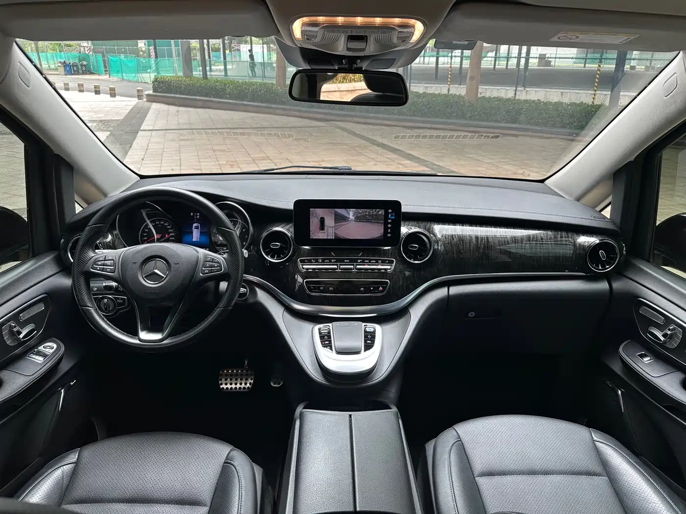 Mercedes-Benz V-Class 2020 Model V 260 L Long Wheelbase Luxury фото 9