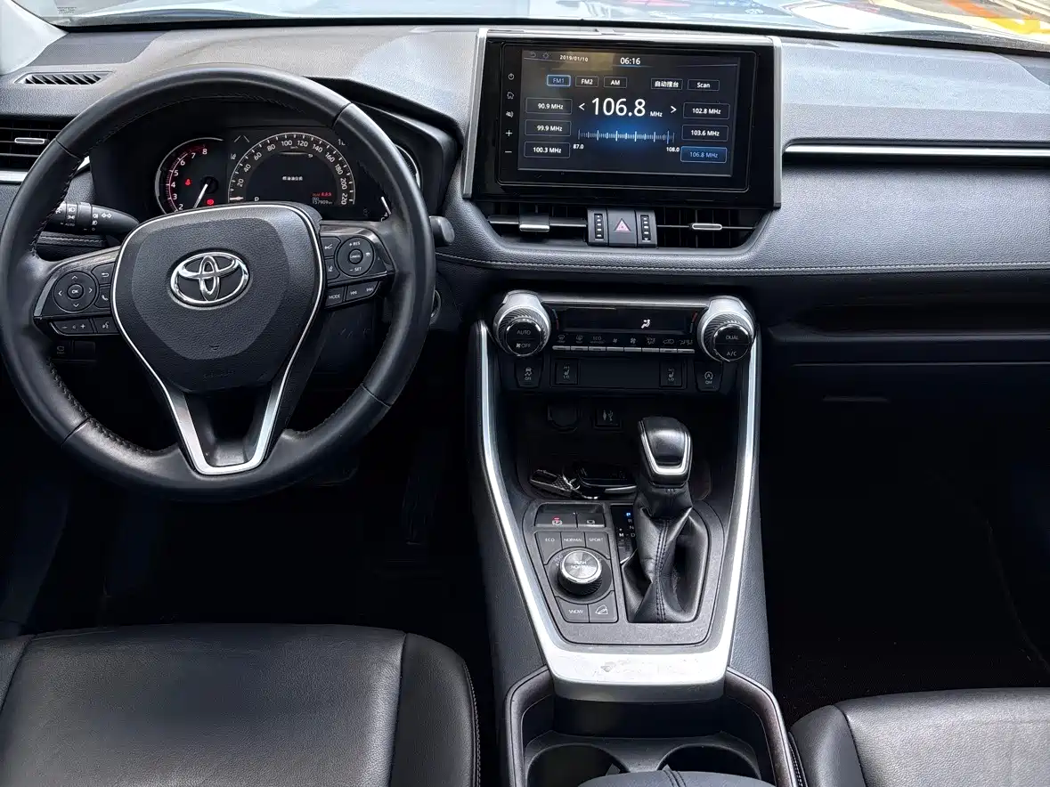Toyota RAV4 Rongfang 2020 2.0L CVT 4WD Premium Edition фото 11
