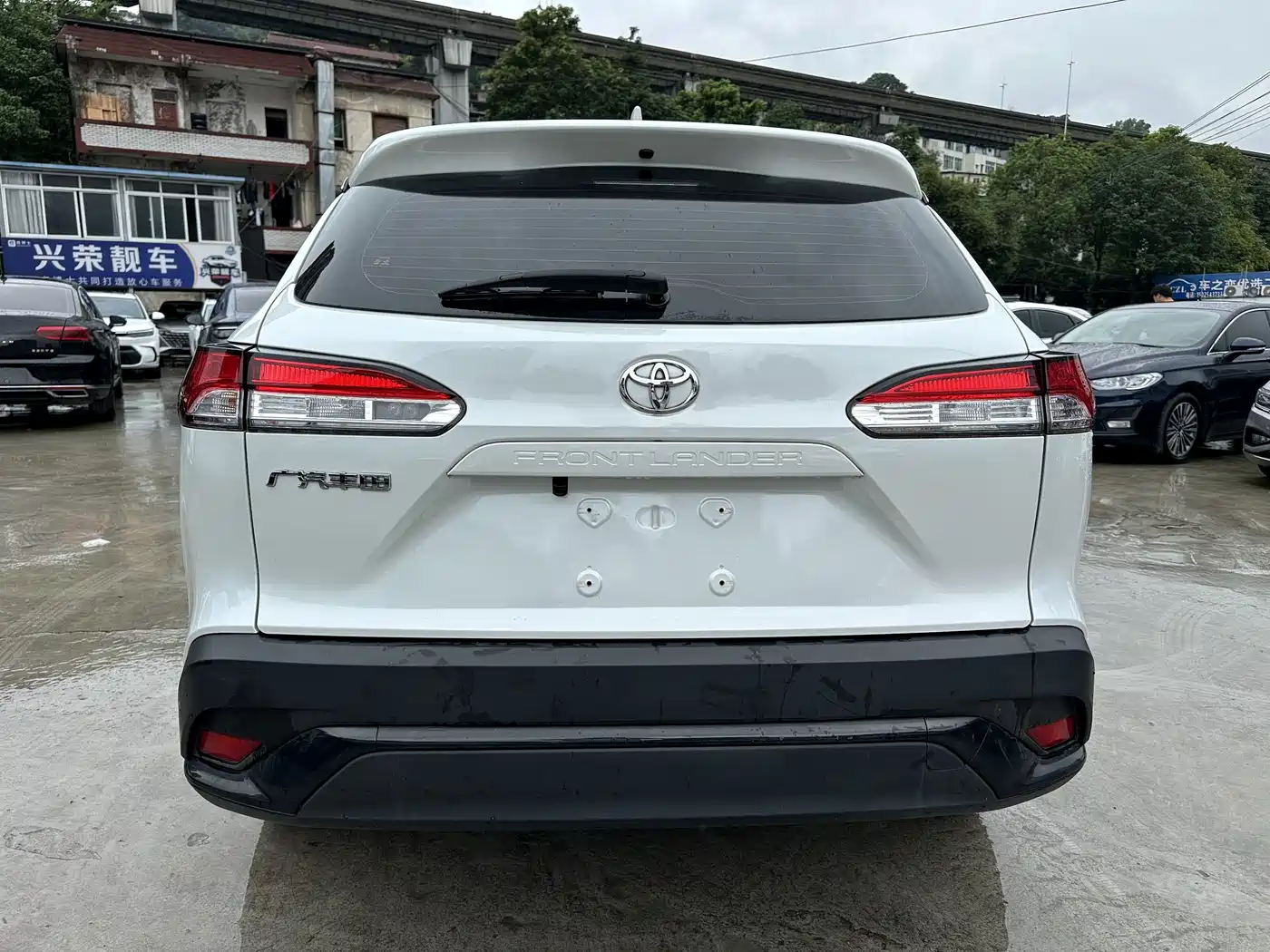Toyota Frontlander 2023 2.0L CVT Leading Edition фото 7