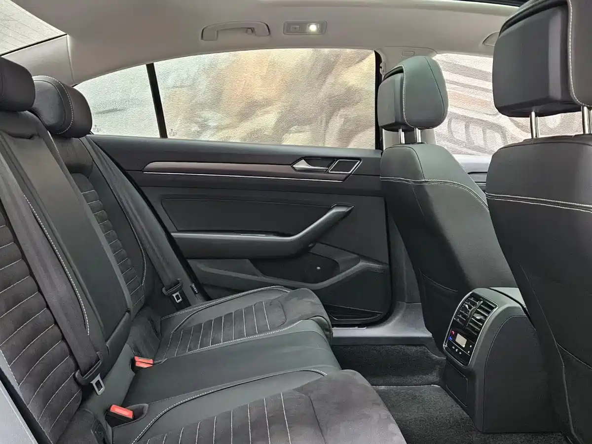 Volkswagen Magotan 2021 330TSI DSG 30th Anniversary Edition фото 9