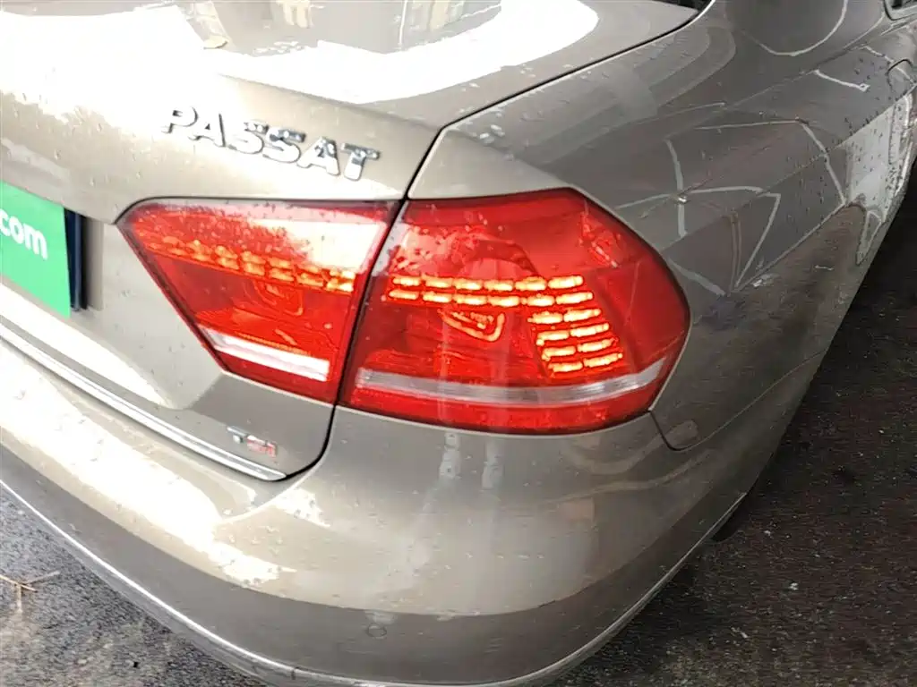 Volkswagen Passat 2015 1.8TSI DSG Prestige Edition фото 8