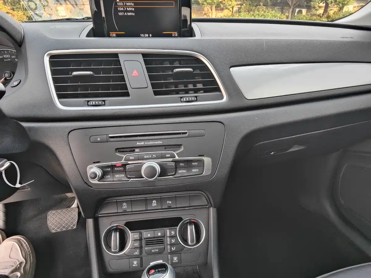 Фото 16 - Audi Q3