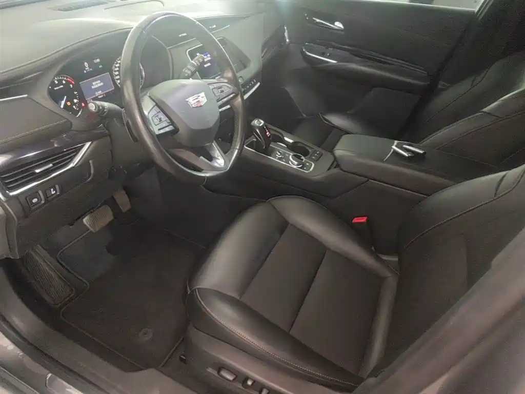 Cadillac XT4 2018 Model 28T 2WD Technology фото 15
