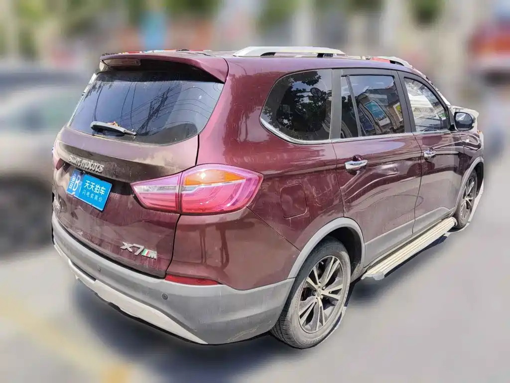 SWM Motor SWM X7 2017 2016 1.8L Manual Luxury 7-seater
