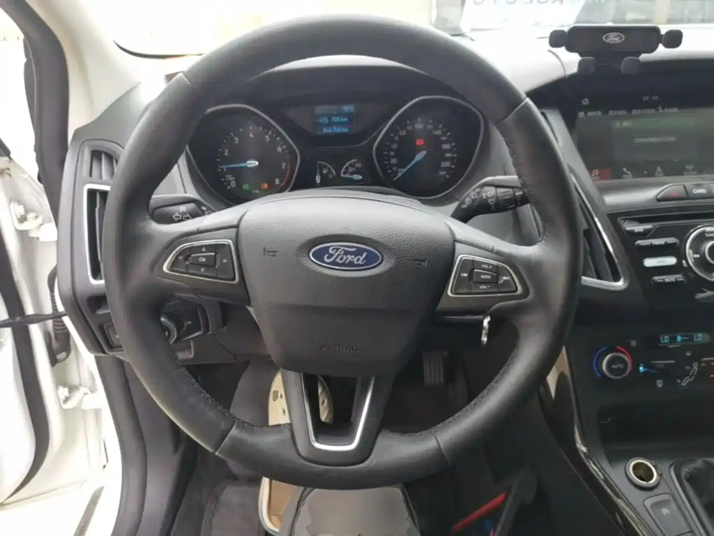 Ford Focus 2019 2015 Hatchback EcoBoost 125 Manual Premium Trend