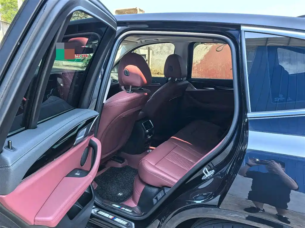 BMW iX3 2024 Leading Edition фото 7
