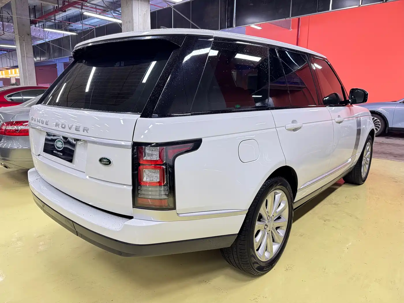 Land Rover Range Rover 2015 3.0 TDV6 Vogue фото 4