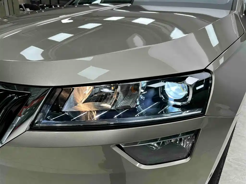 Škoda Karoq 2025 TSI280 Luxury Edition фото 18