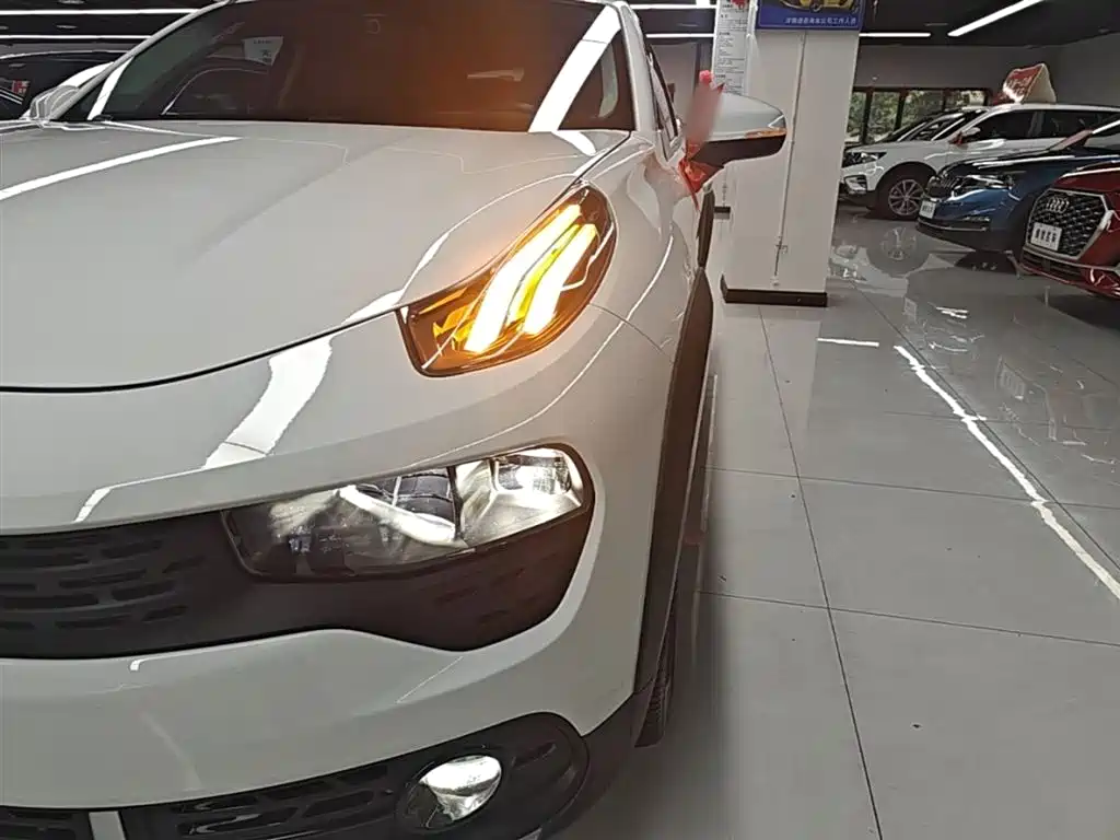 Lynk & Co 02 2018 1.5T DCT 2WD Power Edition China V фото 24