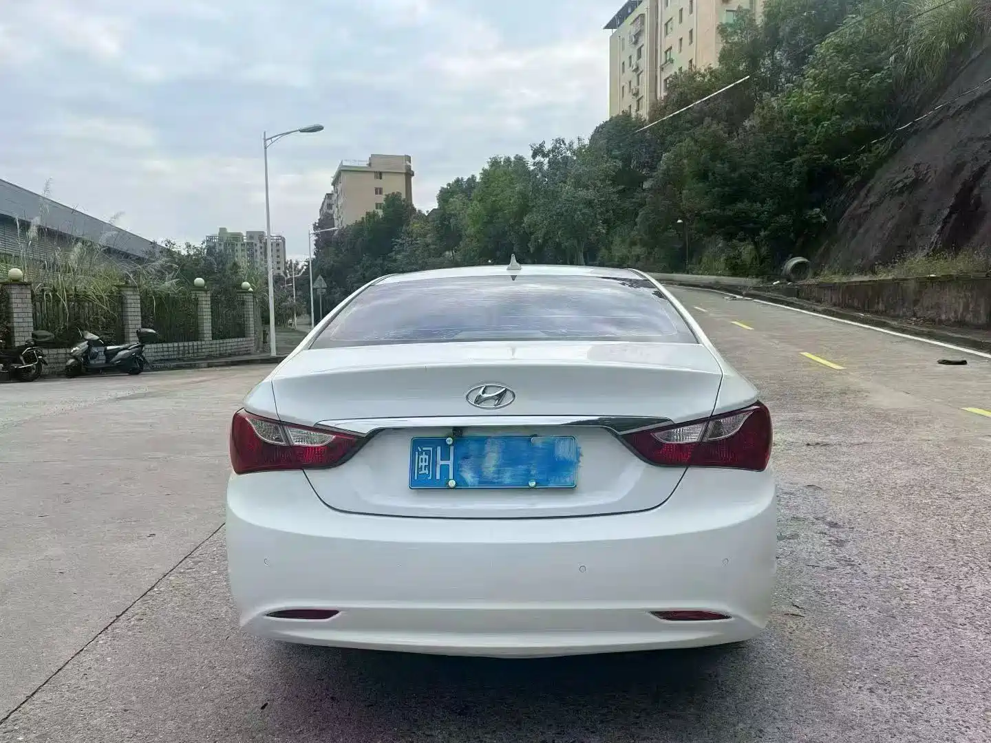 Photo 4 - Hyundai Sonata