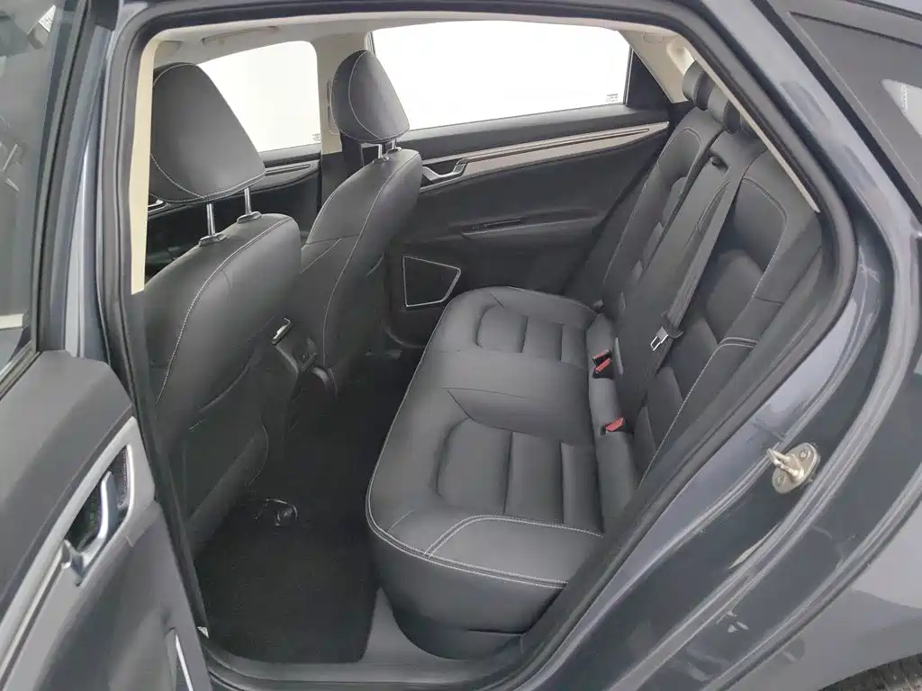 Фото 15 - Geely Emgrand GL