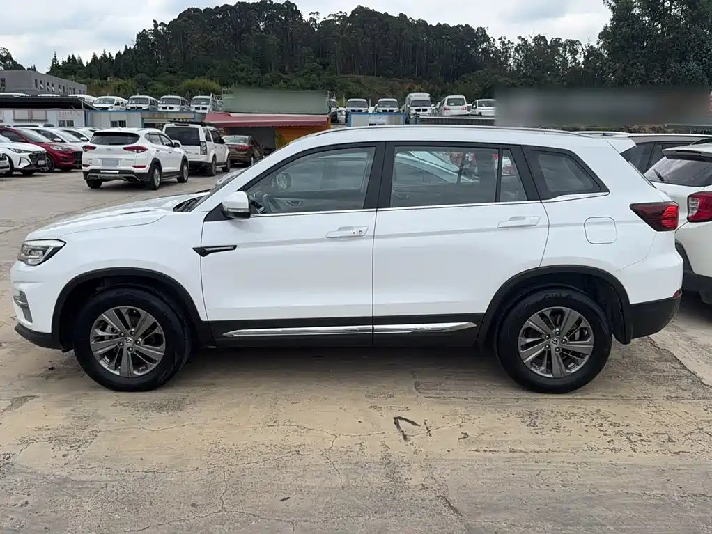 Фото 5 - Changan CS75