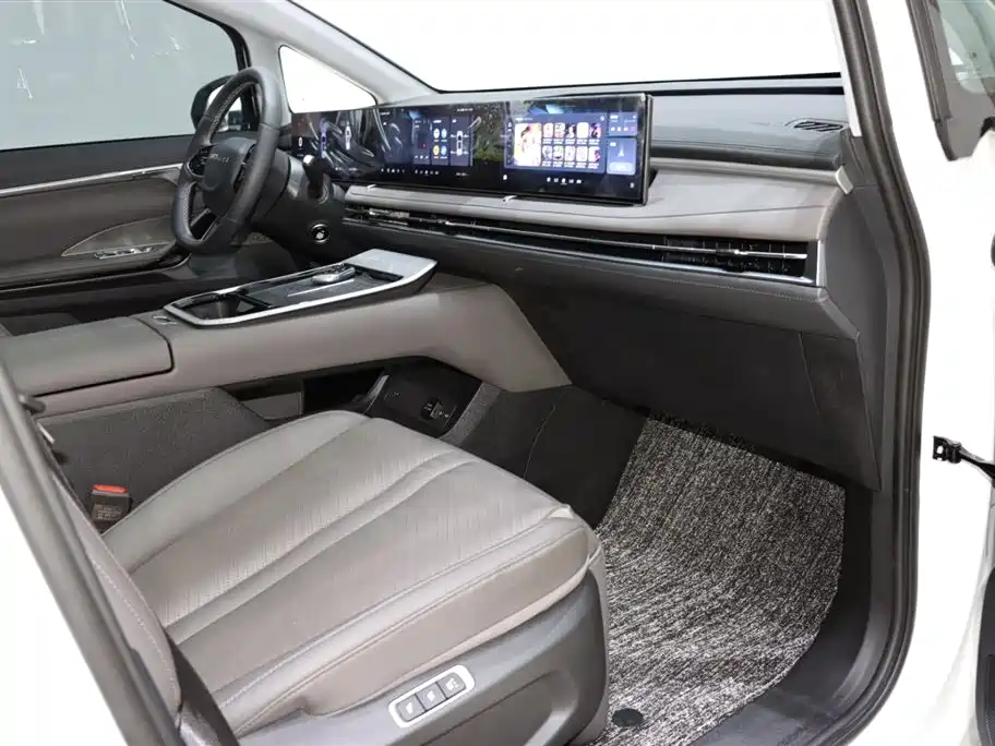 Фото 8 - Maxus Maxus G70