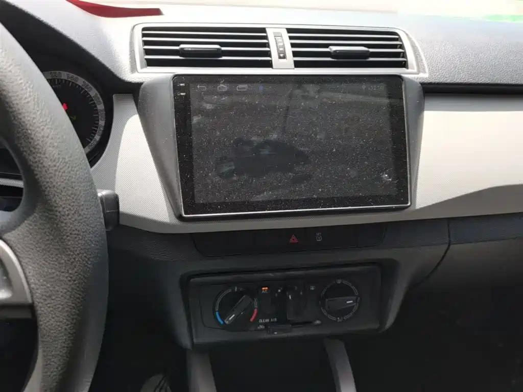 Škoda Fabia 2017 1.4L Auto Car Enjoy Edition фото 13