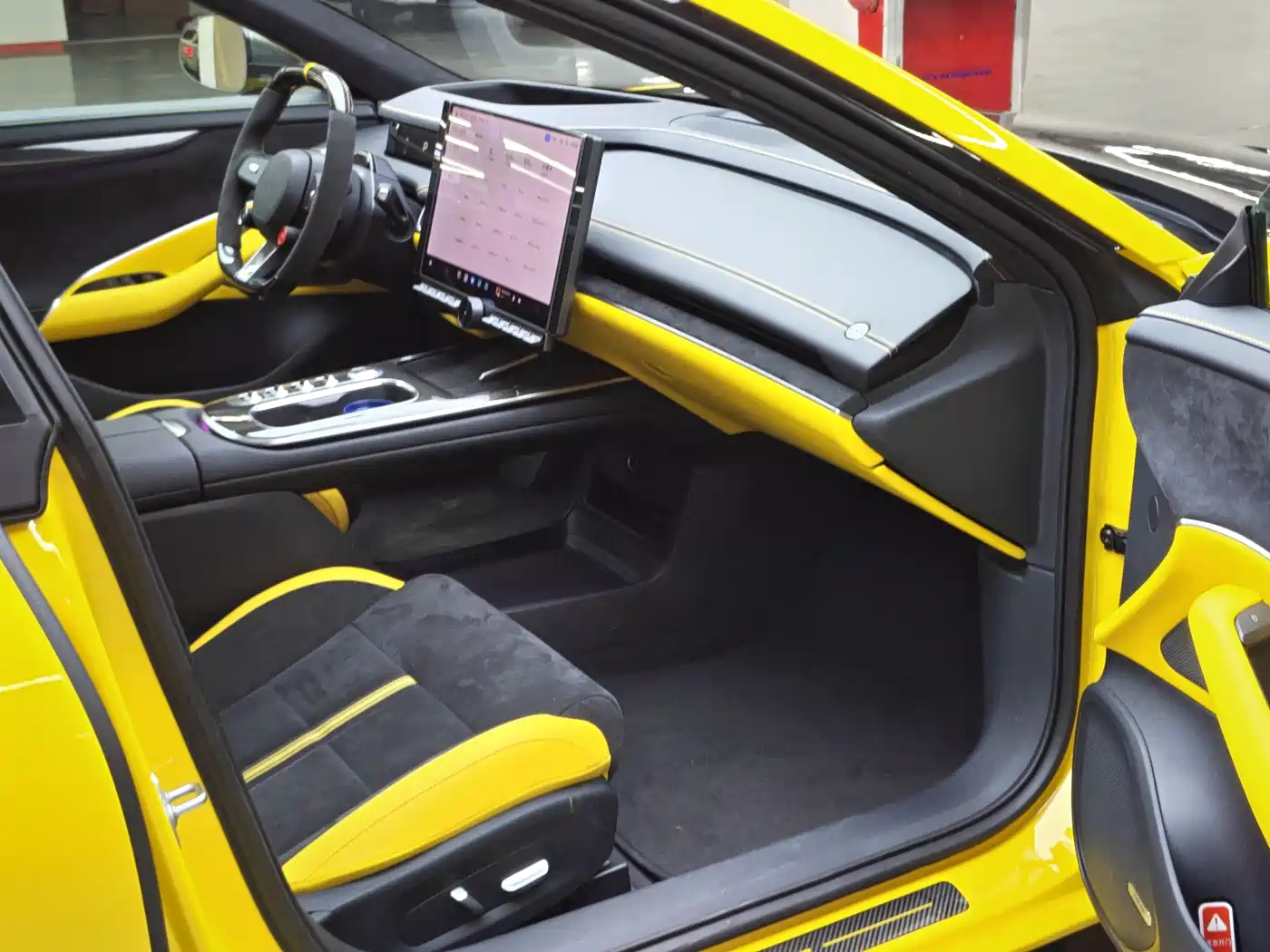 XIAOMI CAR XIAOMI SU7 ULTRA