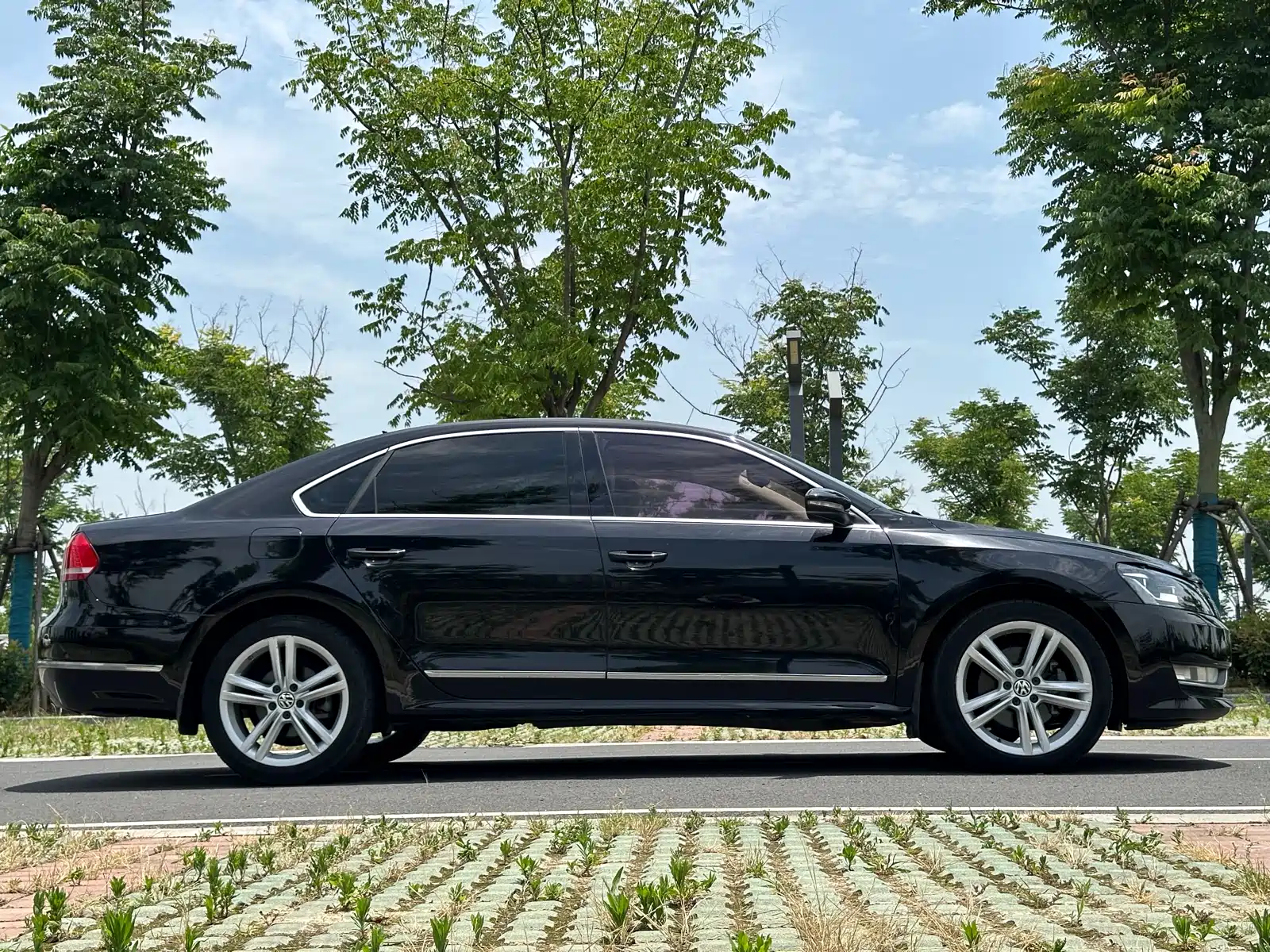 صورة 8 - Volkswagen Passat