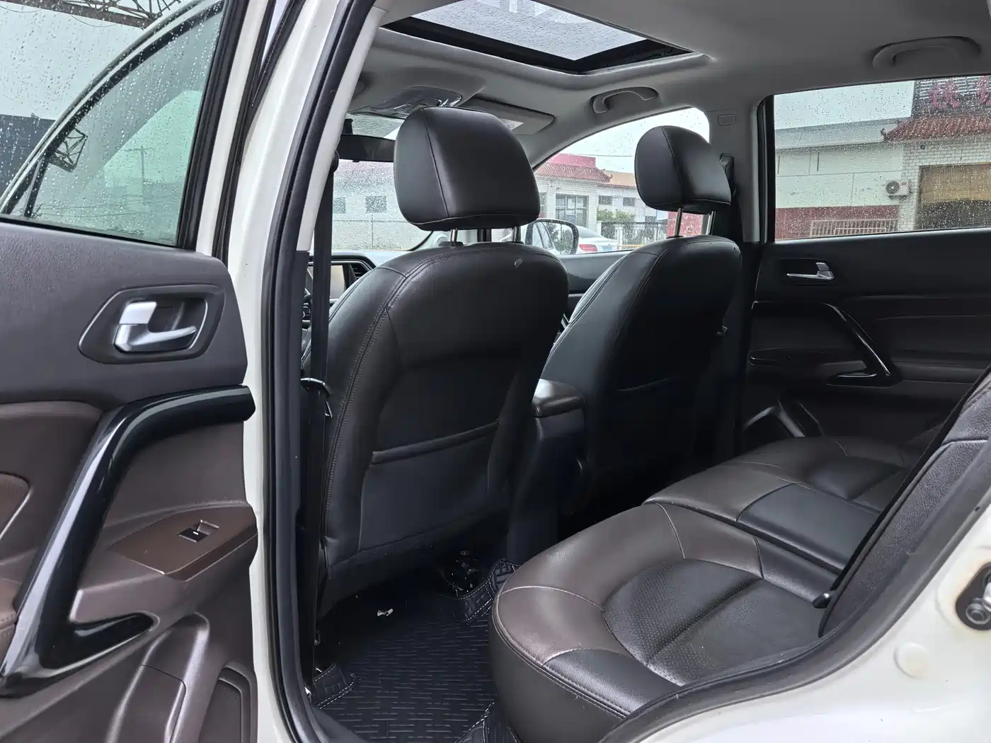 GAC Trumpchi Trumpchi GS4 2016 235T G-DCT Luxury Edition фото 11