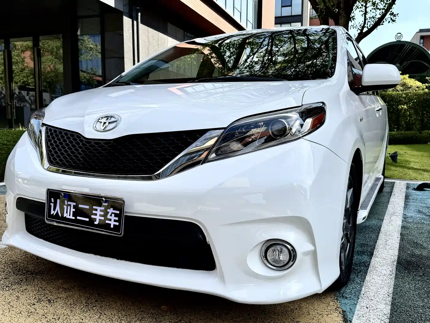 Toyota Sienna 2015 3.5L 2WD LE фото 6