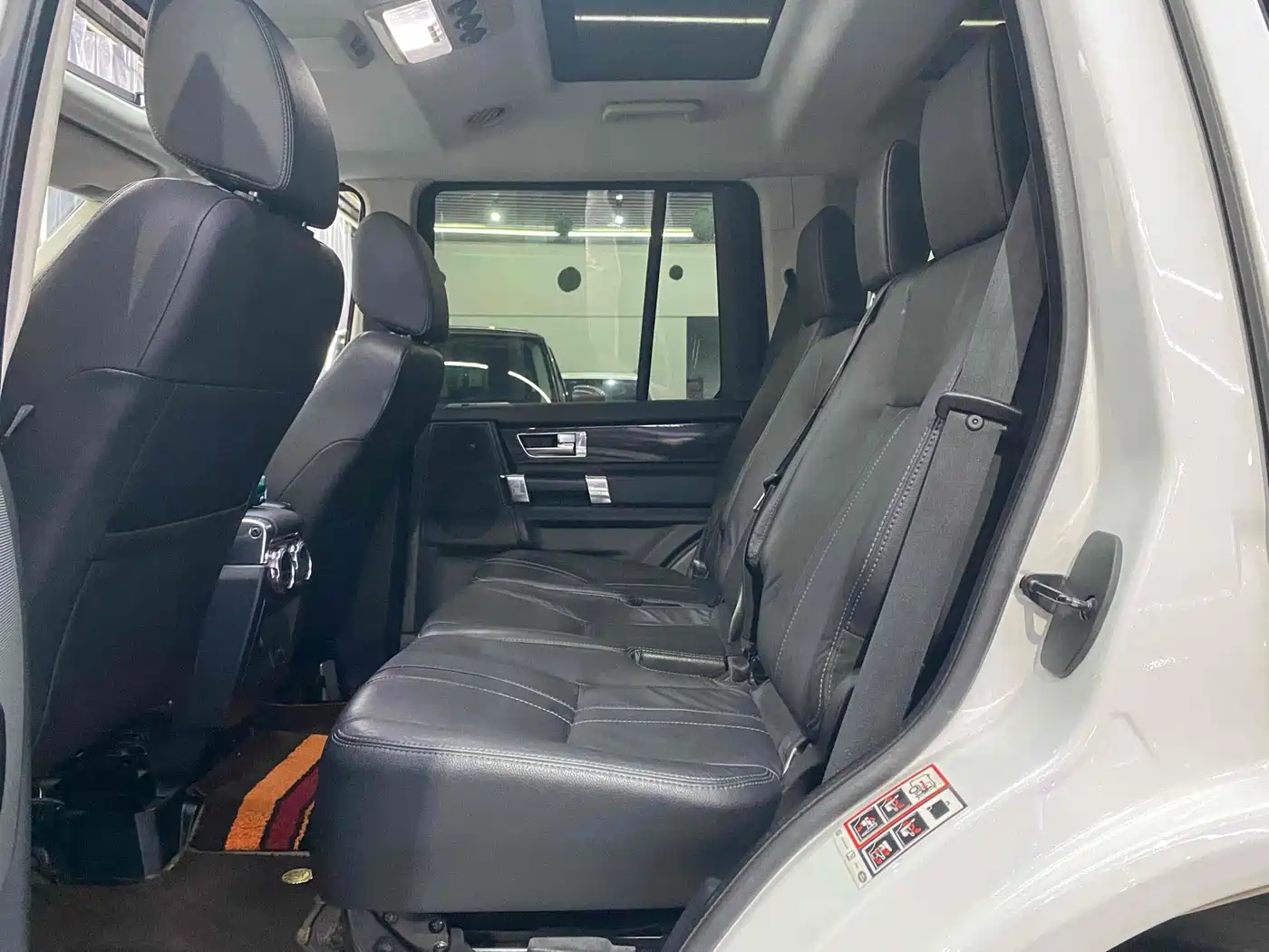 Land Rover Discovery 2013 3.0 SDV6 HSE Diesel фото 8