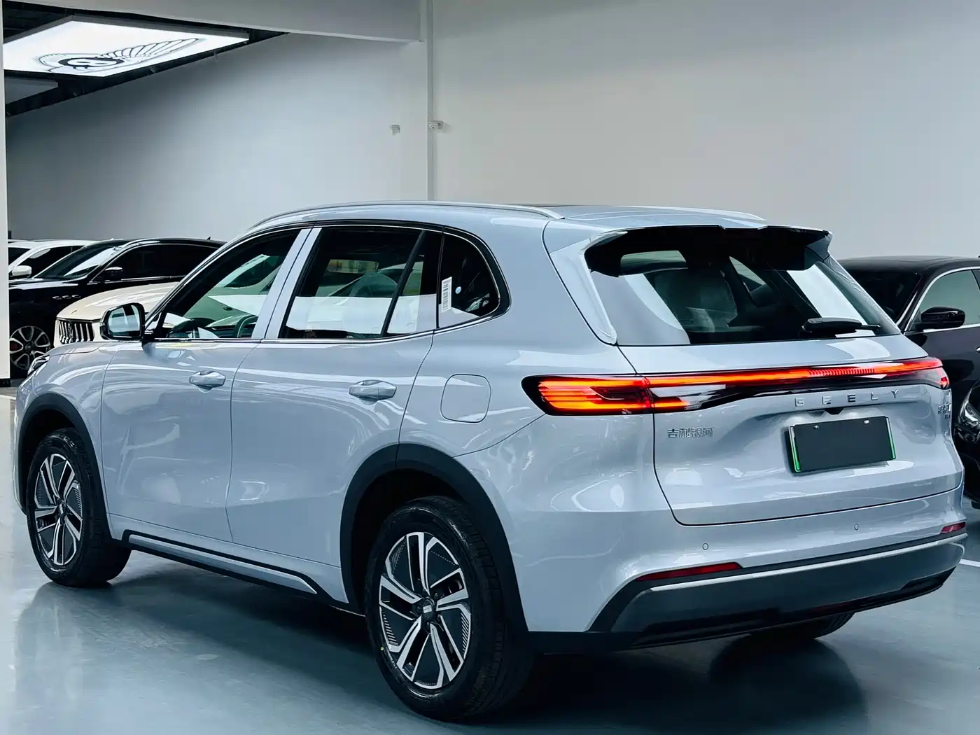 Geely Galaxy Galaxy Starship 7 EM-i 2025 Model 120km Explorer+ Edition фото 13
