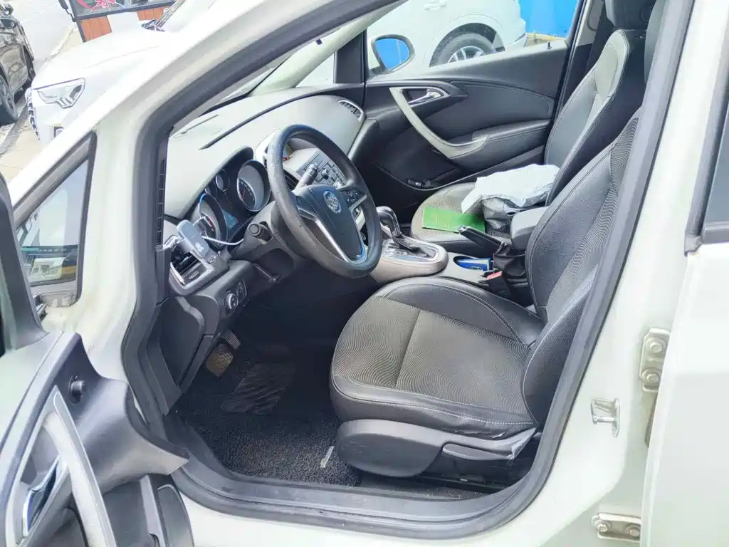 Photo 8 - Buick Excelle