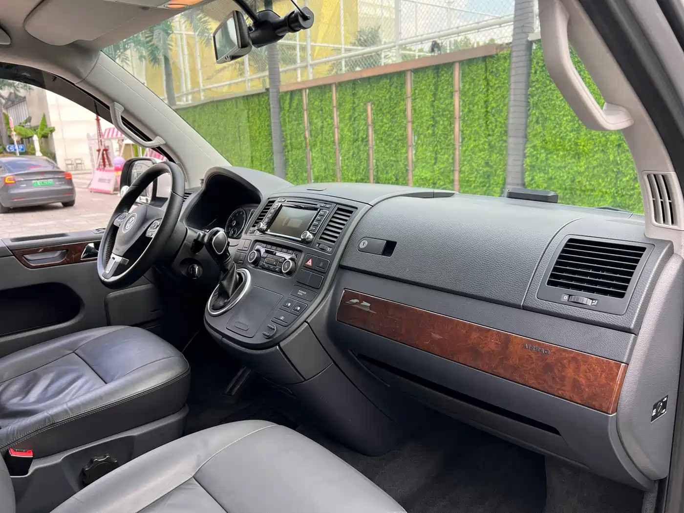 Volkswagen Multivan 2012 2012 2.0TSI 2WD Luxury Edition