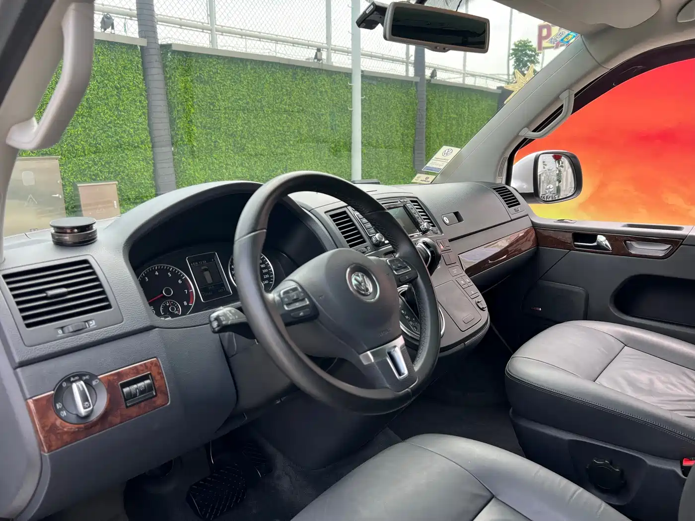 Volkswagen Multivan 2012 2012 2.0TSI 2WD Luxury Edition