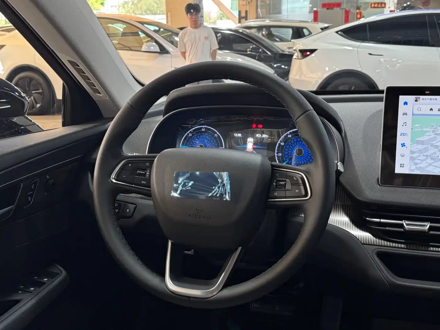 Hongqi E-QM5 2025 610km PLUS фото 8