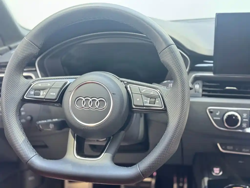Audi A4L 2025 2024 40 TFSI Luxury Dynamic