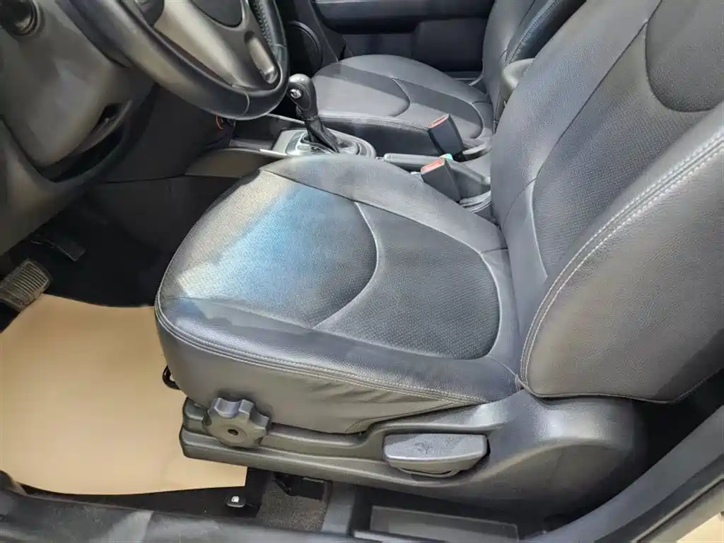 Kia Soul 2013 1.6L AT Premium фото 15