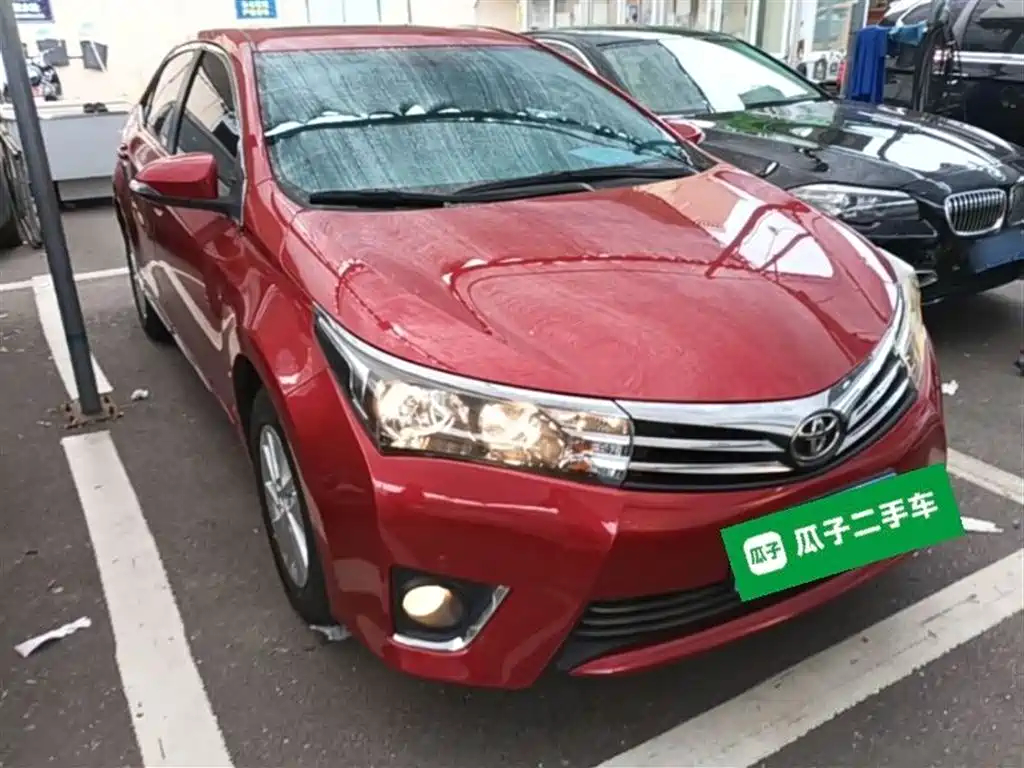 Toyota Corolla 2014 1.6L CVT GL-i фото 4