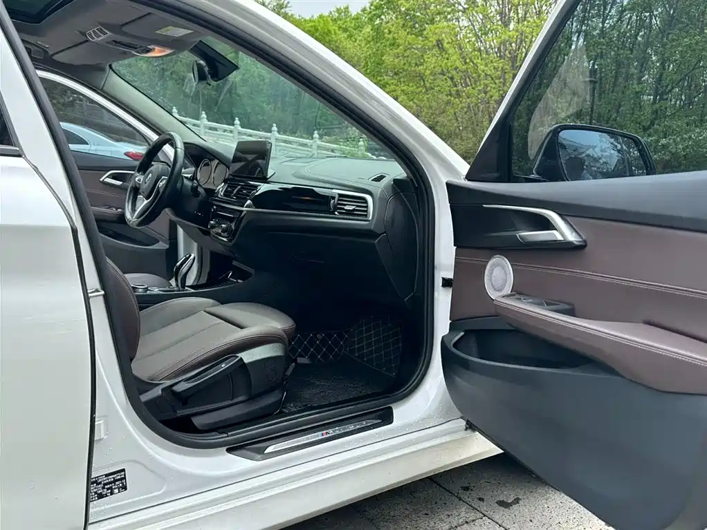 BMW 1 Series 2021 Facelift 120i M Sport Shadow Edition фото 18