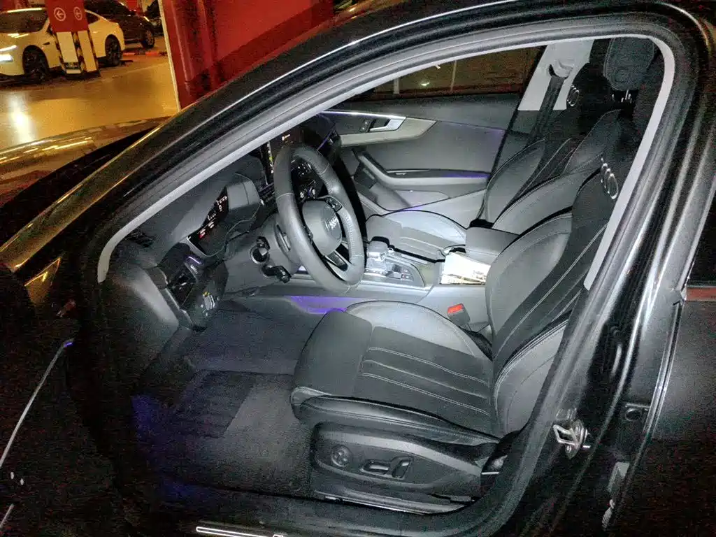 Audi A4L 2020 40 TFSI Fashion Dynamic Edition фото 12