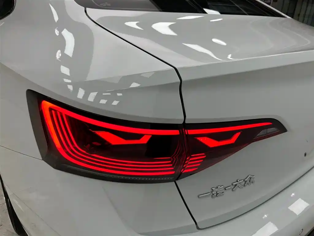 Volkswagen Sagitar 2023 Model Year 200TSI DSG Surpass Edition фото 18