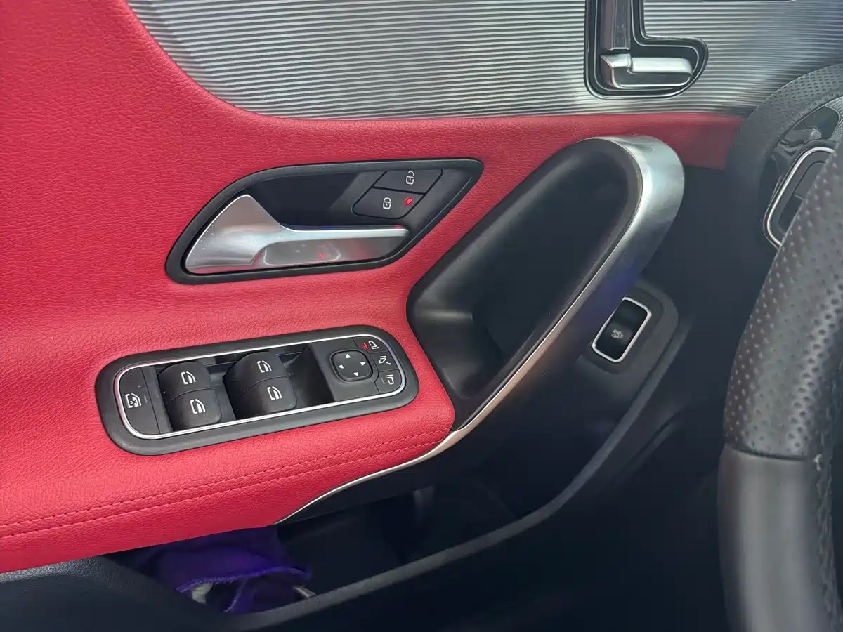 Mercedes-Benz A-Class AMG 2022 AMG A 35 L 4MATIC фото 12