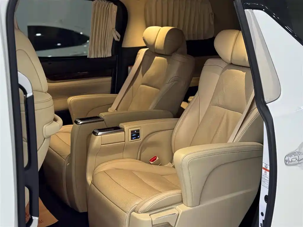Toyota Alphard 2020 Hybrid 2.5L Luxury Edition фото 8