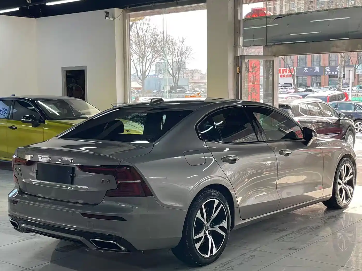 VOLVO S60