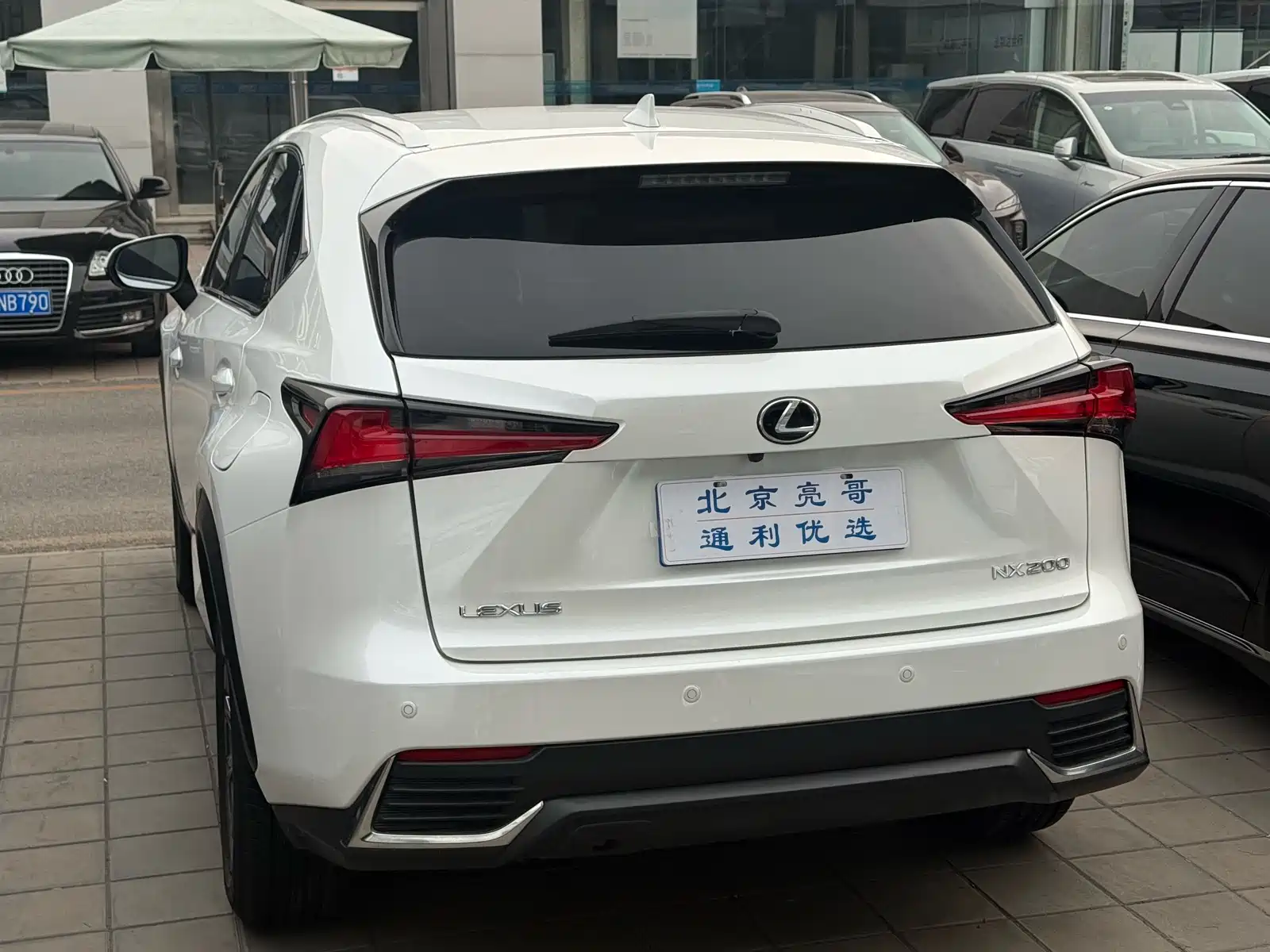 Фото 3 - Lexus NX