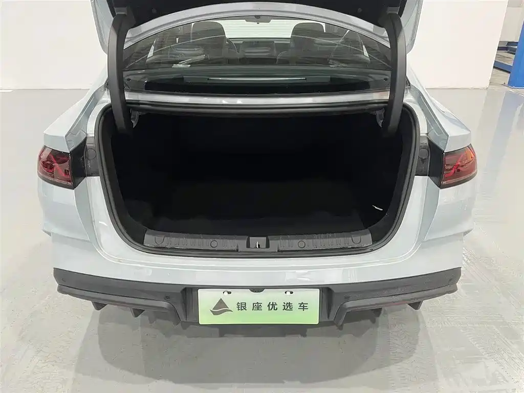 BYD Qin L 2025 DM-i Smart Drive Edition 120KM Surpassing фото 7